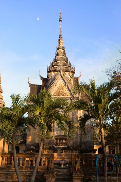 nicolas_dorey_cambodia_battambang_stuppa
