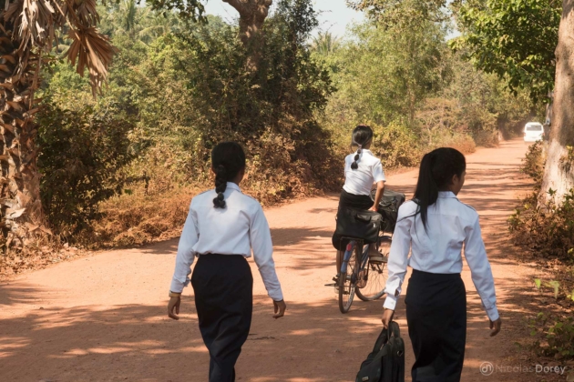 nicolas_dorey_cambodia_schoolgirls